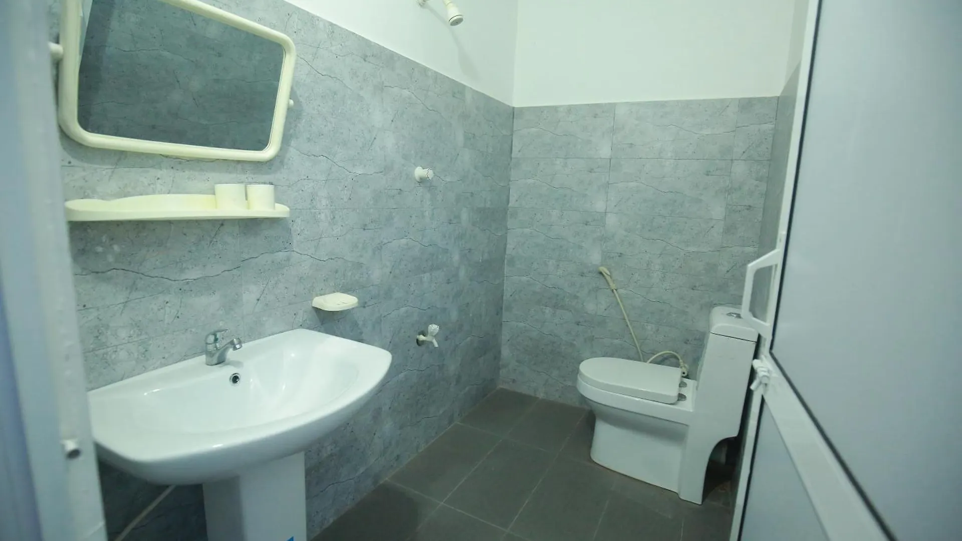 King Crown Hotel Dikwella