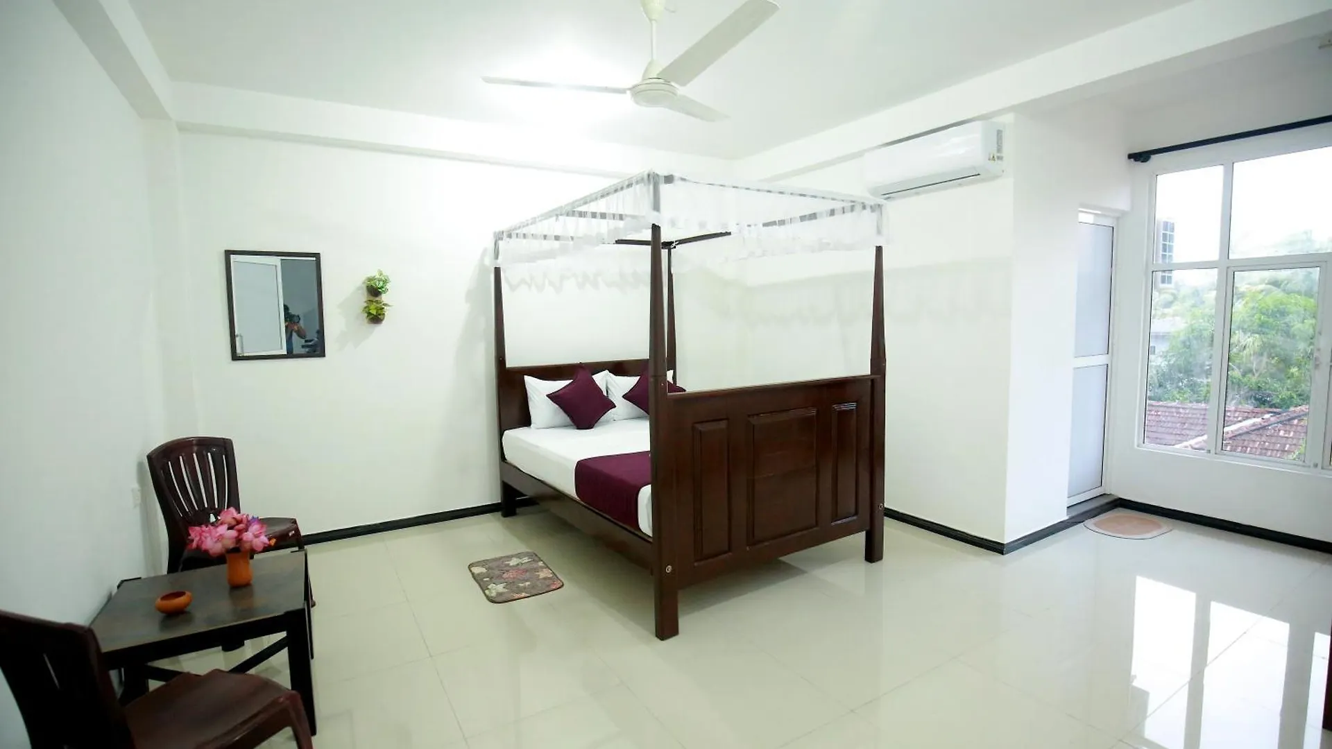 King Crown Hotel Dikwella