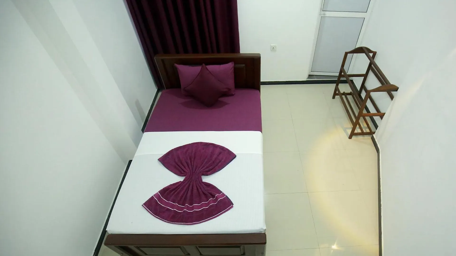 King Crown Hotel Dikwella